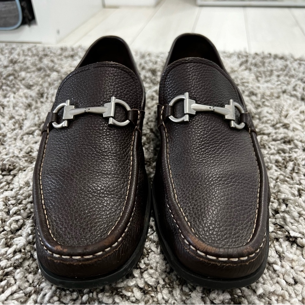 AUTHENTIC Salvatore Ferragamo 10.5 brown made in Italy leather loafers